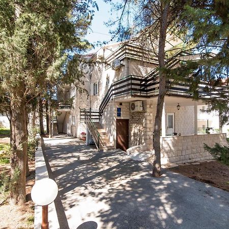 Apartments Pinija 苏佩塔尔 外观 照片