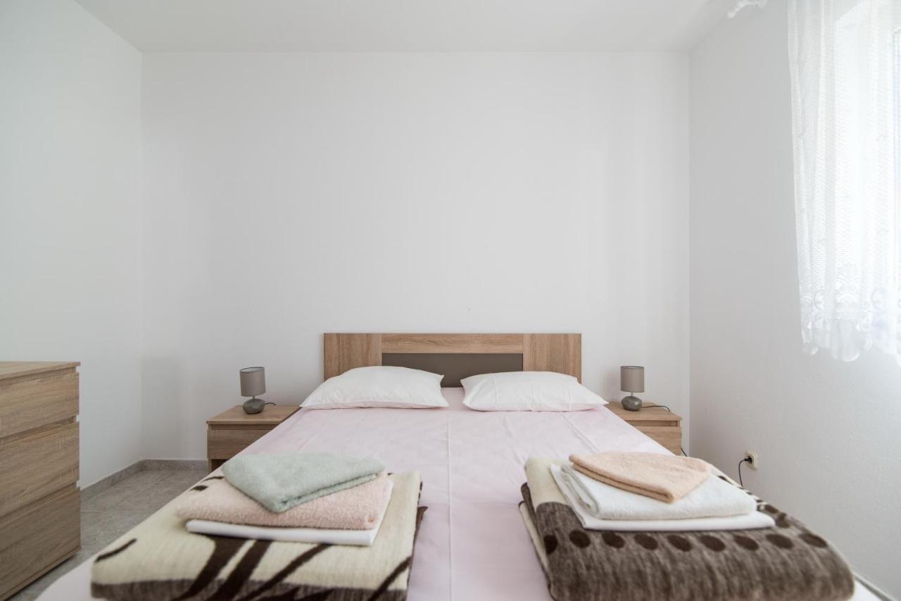 Apartments Pinija 苏佩塔尔 外观 照片