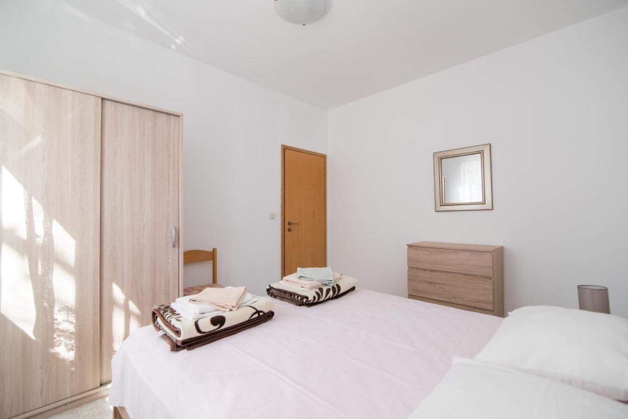 Apartments Pinija 苏佩塔尔 外观 照片