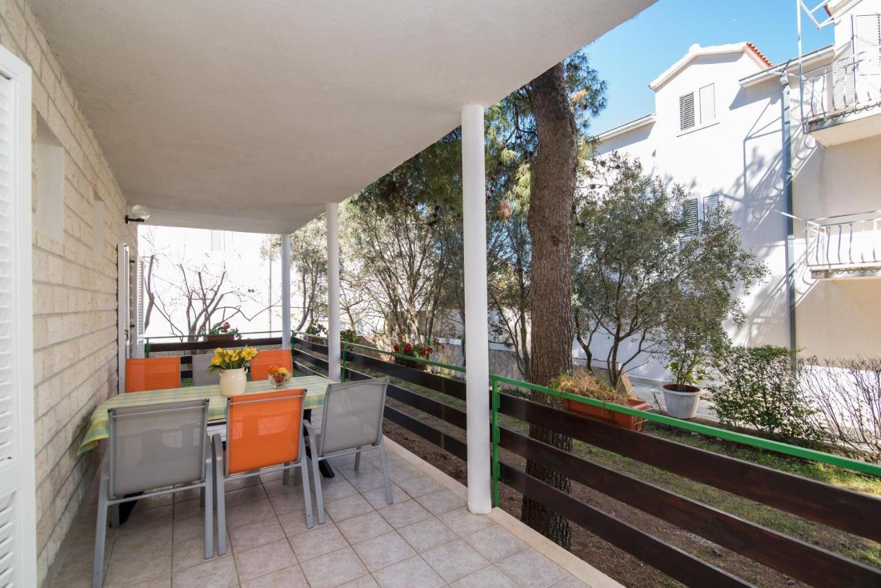 Apartments Pinija 苏佩塔尔 外观 照片