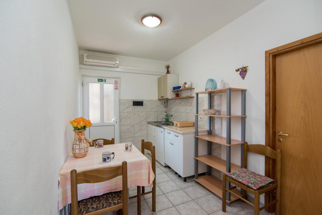 Apartments Pinija 苏佩塔尔 外观 照片