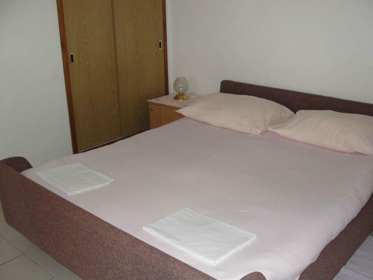 Apartments Pinija 苏佩塔尔 外观 照片